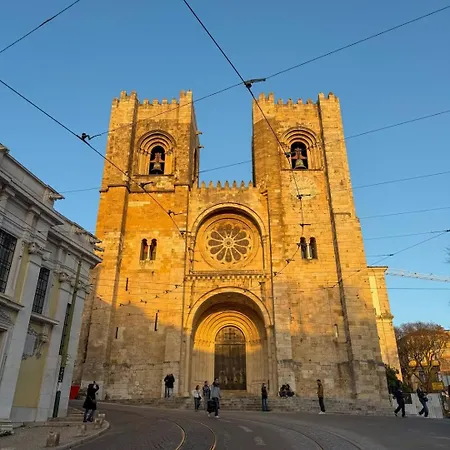 2 Bedroom Near Graca-alfama-baixa-rossio With Private Parking Apartment Lisbon