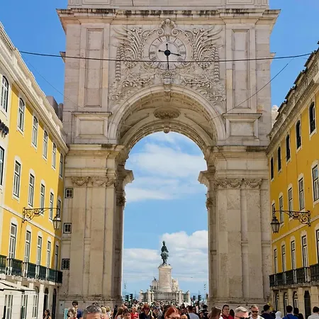 Appartement 2 Bedroom Near Graca-alfama-baixa-rossio With Private Parking *